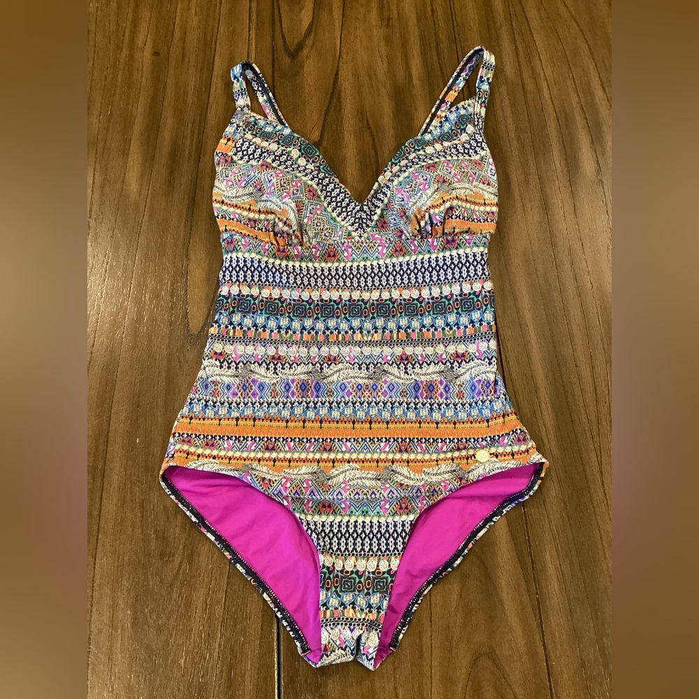 Sunseeker Tribal Aztec geo print one piece Swimsuit size 6 D cup